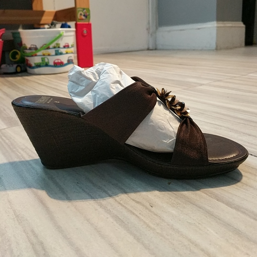 Shoes - Picture 2 of 5